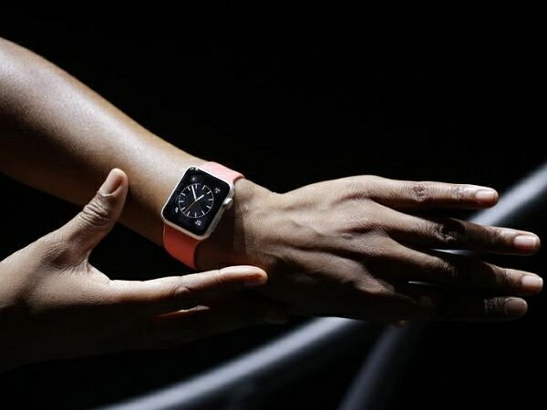 Apple Watch начнут продавать весной следующего года