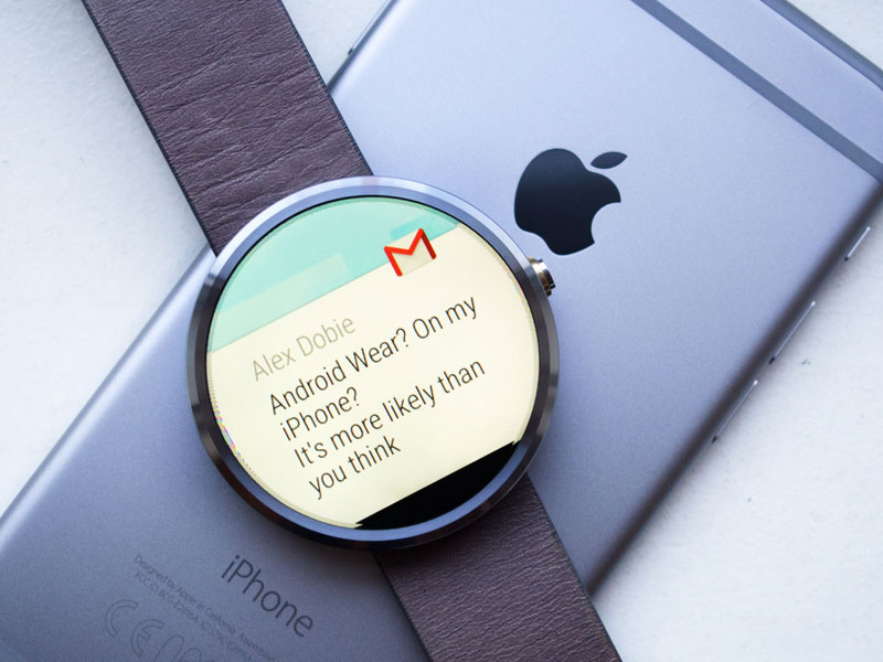 Google сделает смарт-часы на Android Wear для айфонов